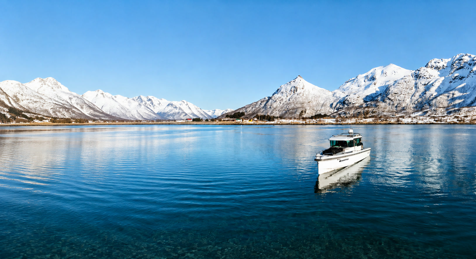 L’Axopar 37 naviguant entre les fjords des Lofoten